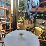 מלון Bora