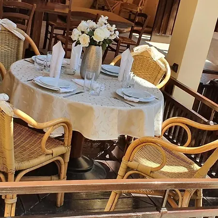 Otel Bora 2*
