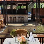 Bora Слънчев бряг