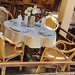 فندق Bora 2*