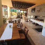 فندق Bora 2*
