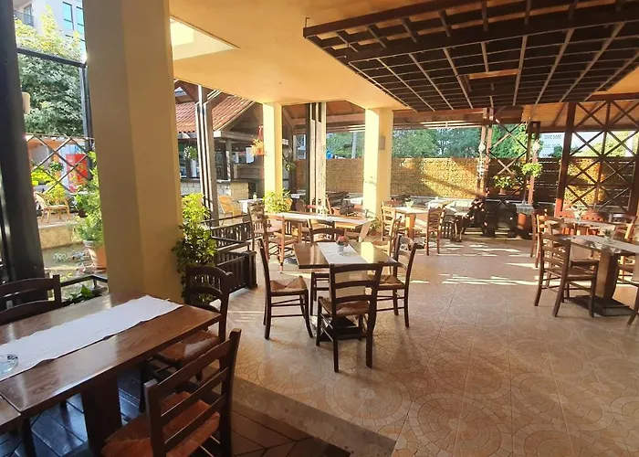 Hotel Bora 2*