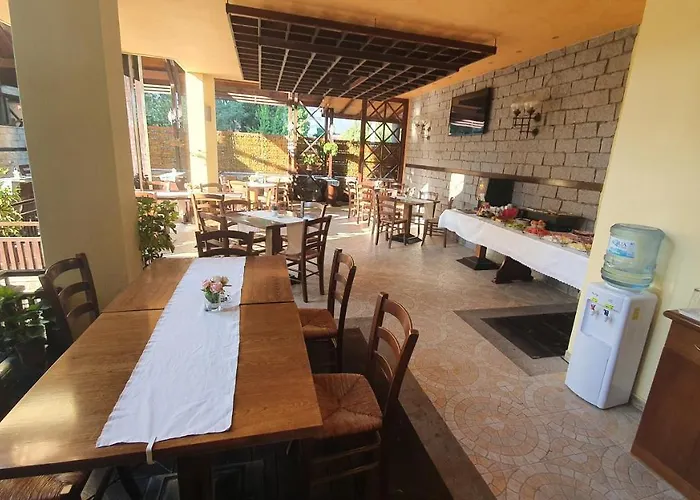 Hotel Bora 2*
