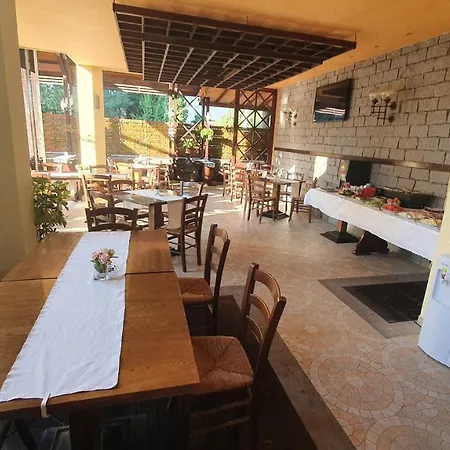 Otel Bora 2*